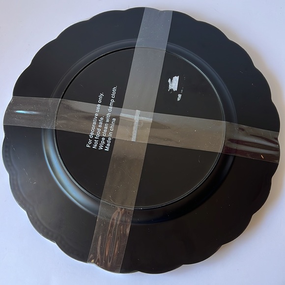 Beekman Home 4 Piece Charger Set New - Picture 5 of 9